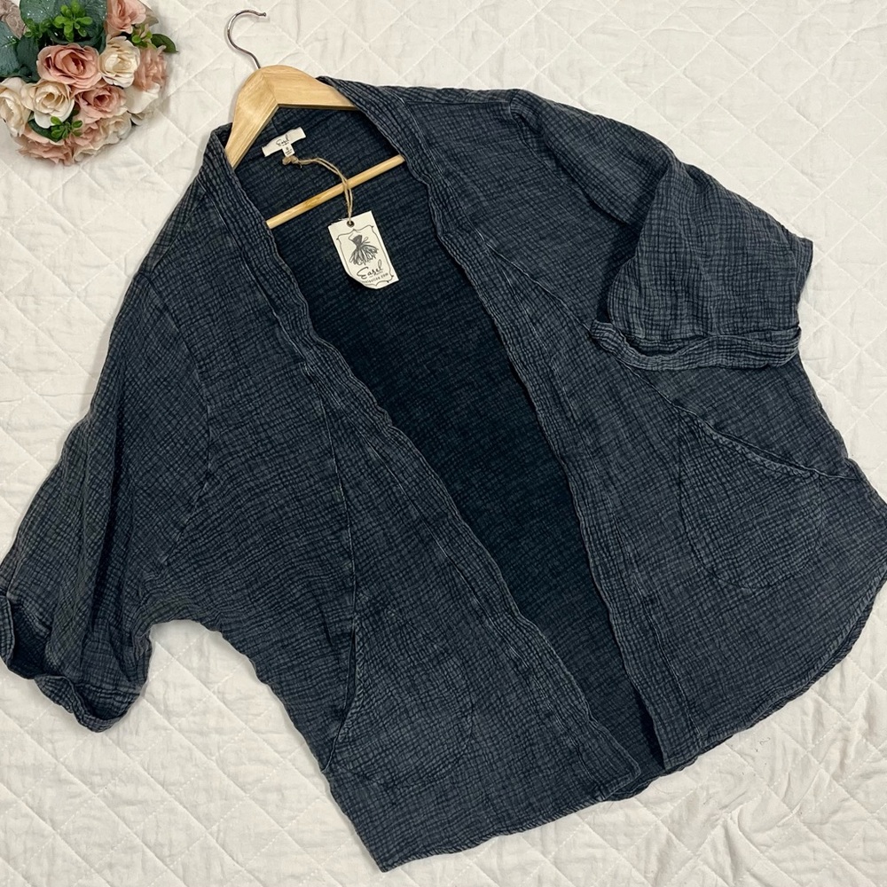 Easel mineral washed over sized sleeves kimono; size small